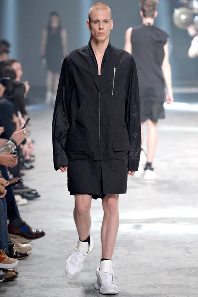 Look 8